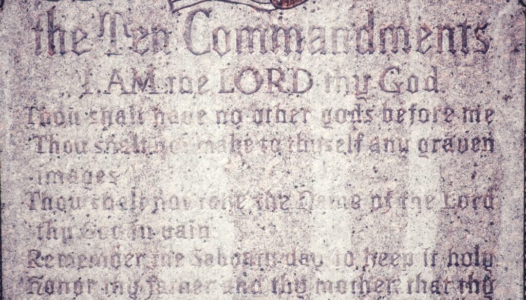 joshua-hoehne-xxb4XrPWcl0-unsplash